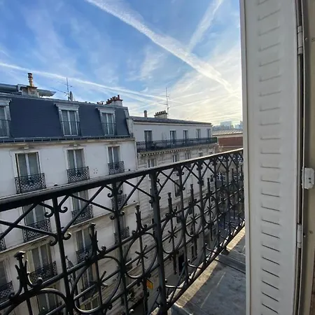 Tour Eiffel Volontaire * Parijs