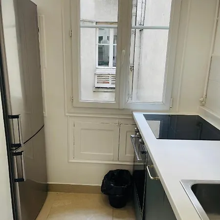 Tour Eiffel Volontaire