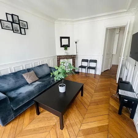 Appartement Tour Eiffel Volontaire *